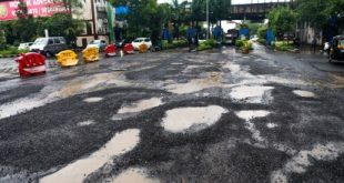 रस्त्यांवरील खड्ड्यांमुळे PWD मंत्री संतापले